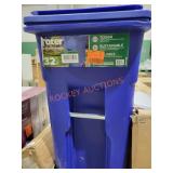 32 Gallon Toter Trash Can