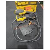 DeWalt Corded 1/4 Sheet Palm Grip Sander