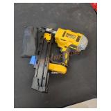 DeWalt 21ï¿½ Round Head Nailer