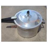 8 Quart Vintage Pressure Cooker