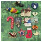 Trinkets & Brooch Lot