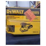 DeWalt 1/4" Sheet Palm Grip Sander