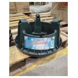 1 Cinco advantage small Christmas tree stand