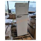 Galanz 2.65 Cu Ft Refrigerator (damaged)