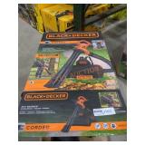 Black and Decker Corded Vacpack