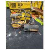 DeWalt 5" variable speed hook& loop orbit sander