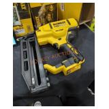DeWalt 20v 16 ga straight nailer