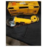 DeWalt 4 1/2" Small Angle Grinder, Graded: B-