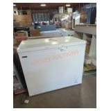 Vissani 8.8 cu ft chest freezer
