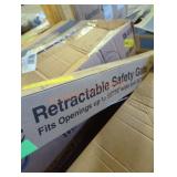 Retractable safety gate