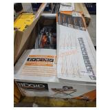 Rigid 7" Wet Tile Saw with Stand