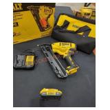 DeWalt 20v 15GA Angled Finish Nailer Kit