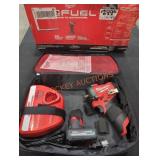 Milwaukee M12 3/8" Stubby Impact Wrench Kit