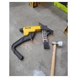 DeWalt 2 N 1 Flooring Tool