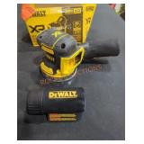DeWalt 20v 5" Random Orbit Sander  (Grade: B-)