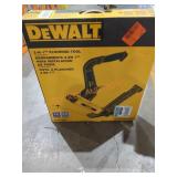 DeWalt 2-n-1 Flooring Tool