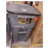 Rubbermaid 50 Gallon Trash Can