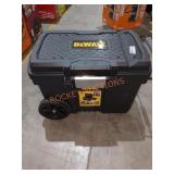 DeWalt 15 Gallon Chest