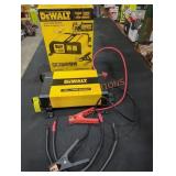 DeWalt 1000W Power Inverter (Grade: B-)
