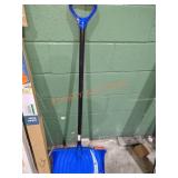 Snow Joe 18" Snow Shovel