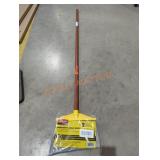 Rubbermaid Heavy Duty Angle Broom
