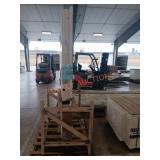 32in white exterior half moon light right hand