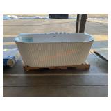 Jacuzzi 67ï¿½ L X 31ï¿½W