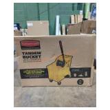 Rubbermaid Tandem Bucket With Wringer