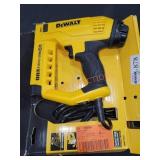 DeWalt 5-In-1 Multi-Tacker