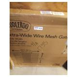 Extra wide wire mesh gate