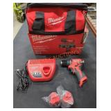 Milwaukee M12 3/8" Drill/Driver Kit (Grade: B+)