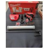 Milwaukee M12 20oz Caulk/Adhesive Gun Kit