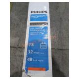Philips 48" Daylight Alto Light Bulbs Bundle