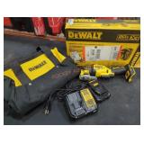 DeWalt Oscillating Tool, (Grade: B+)