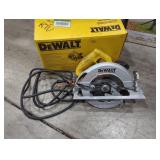 DeWalt Circular Saw, (Grade: B-)
