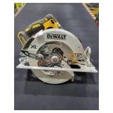 DEWALT 20V MAX* XR 7-1/4' Circular Saw