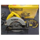 DeWalt Circular Saw, (Grade: B-)