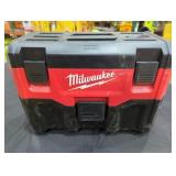 Milwaukee Vacuum, (Grade: C)