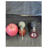 Pair of vintage perfume bottles lot.