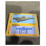 Train Scapes Dockside crane set.