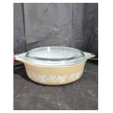 Pyrex bowl with lid.