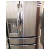 Frigidaire Gallery refrigerator with ice maker