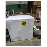 Vissani 5.0 cu. ft. manual defrost chest freezer
