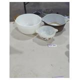 Vintage Mixing Bowl Trio