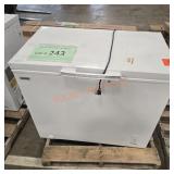 Vissani chest freezer