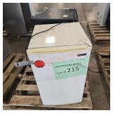Vissani mini fridge, magic chef mini fridge