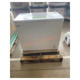 VISSANI 8.8 cu. ft. Chest Freezer (Damaged)