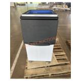 Mini Ice Machine1xTheBidLocated in