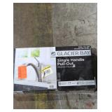Glacier Bay Single Handle Pull Out Faucet