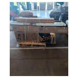 Kona steel bathtub, bi-fold doors, umbrella,